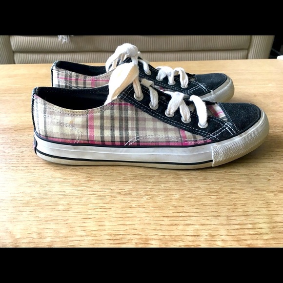 Airwalk Women’s Low Top Canvas Shoes, Size: 7.5 l - Picture 2 of 7